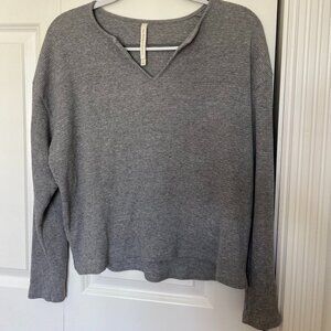 Aritzia - The Baboton Group Aritzia Top | Women's Gray Waffle V Neck Longsleeve